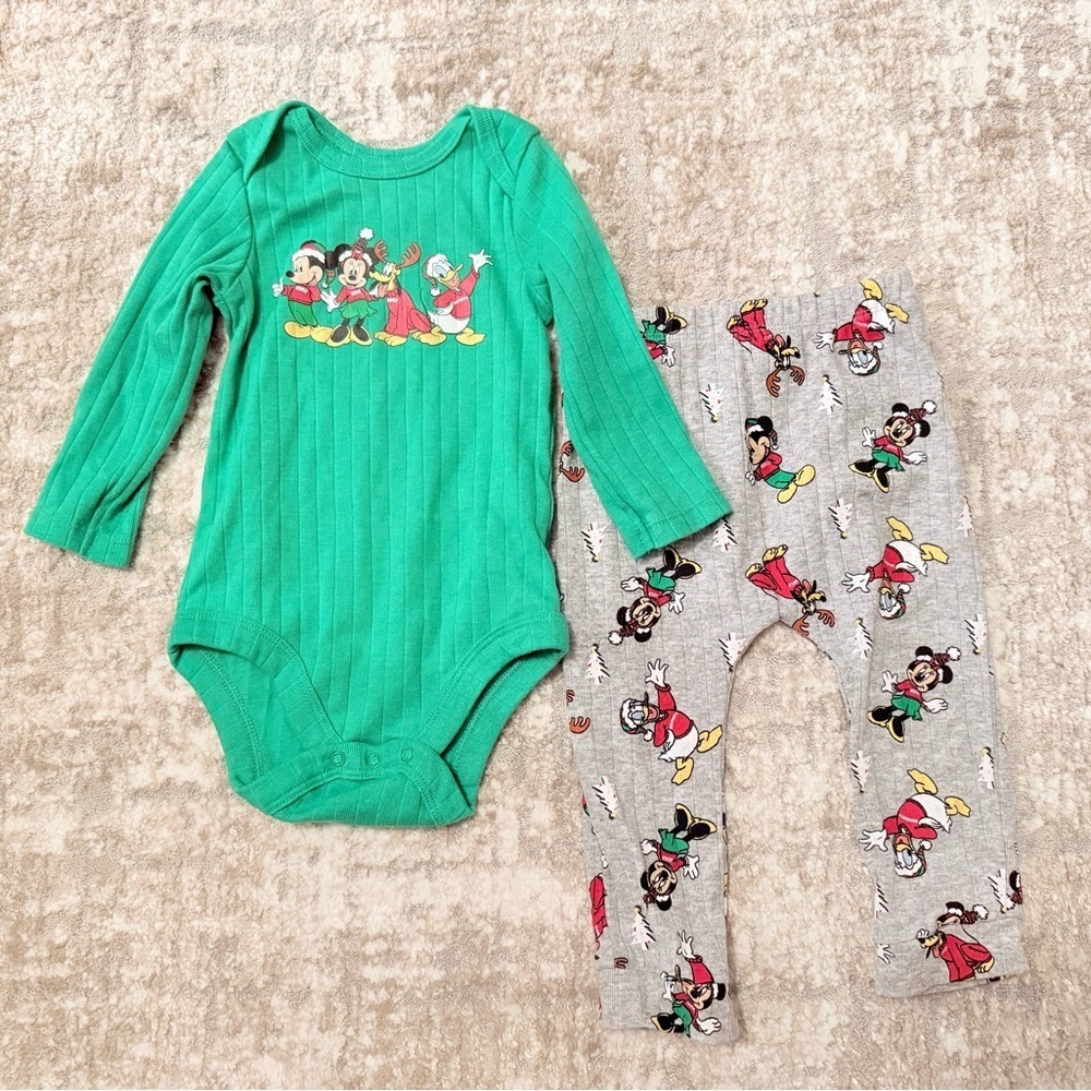 Disney Green and Gray Kids Mickey Mouse Holiday Matching Set size 12M